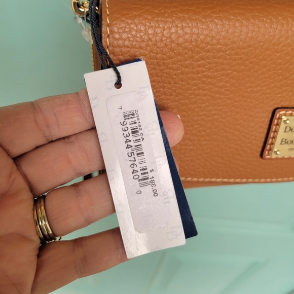 DOONEY & BOURKE crossbody/wristlet NWT - Picture 3 of 8